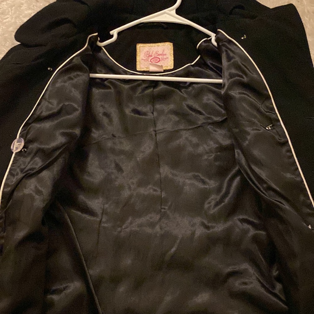 Black Coat - Picture 7 of 11